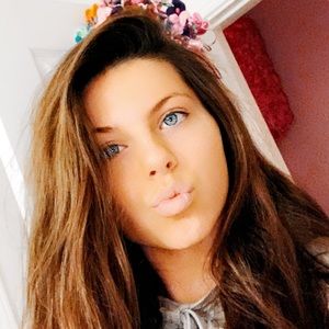 Meet your Posher, Delaney